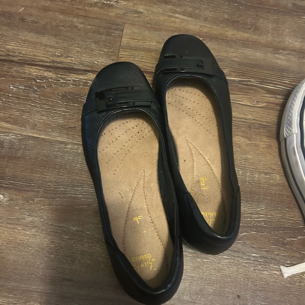 Clarks Black Leather Women's Loafers